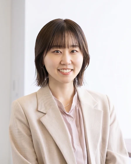 我妻 伊杏(人事部)